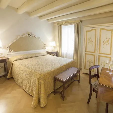 Relais Fra' Lorenzo Гостевой дом 4*