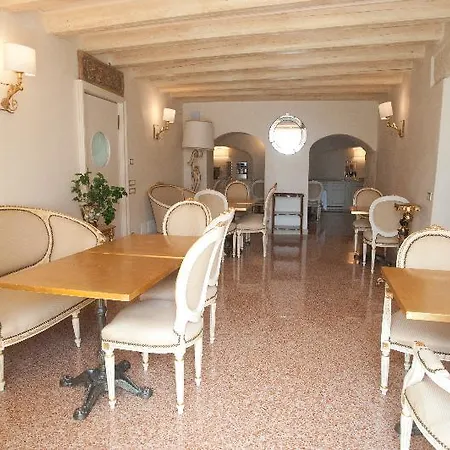 Relais Fra' Lorenzo بيت ضيافة 5*