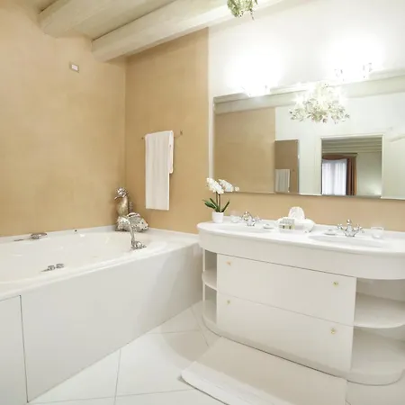 Konukevi Relais Fra' Lorenzo Verona