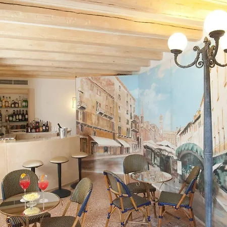 Relais Fra' Lorenzo Гостевой дом 4*